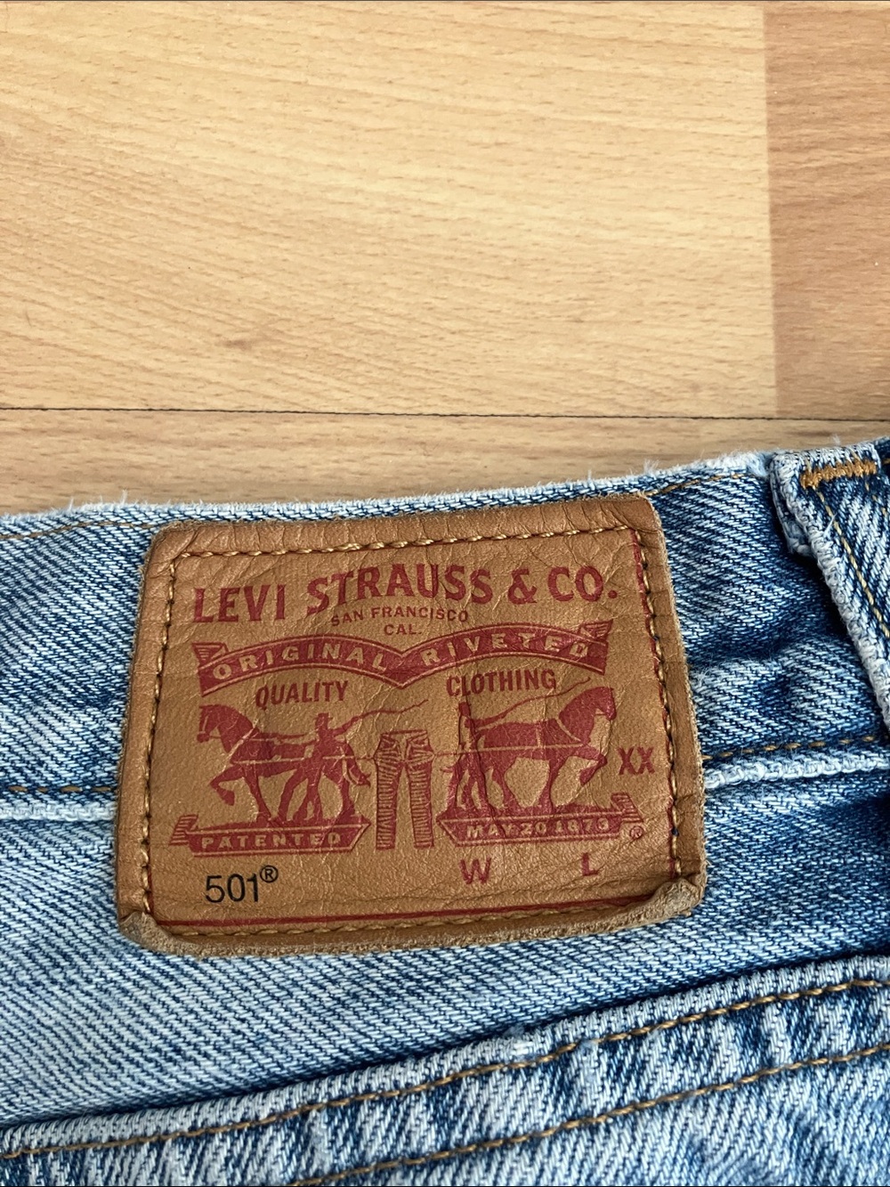 Rare Levi’s White Oak Cone Denim 501 Original Fit Jeans - Picture 5 of 9